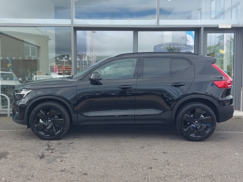 Volvo XC40 2.0 B3p Plus Black Edition Black #4