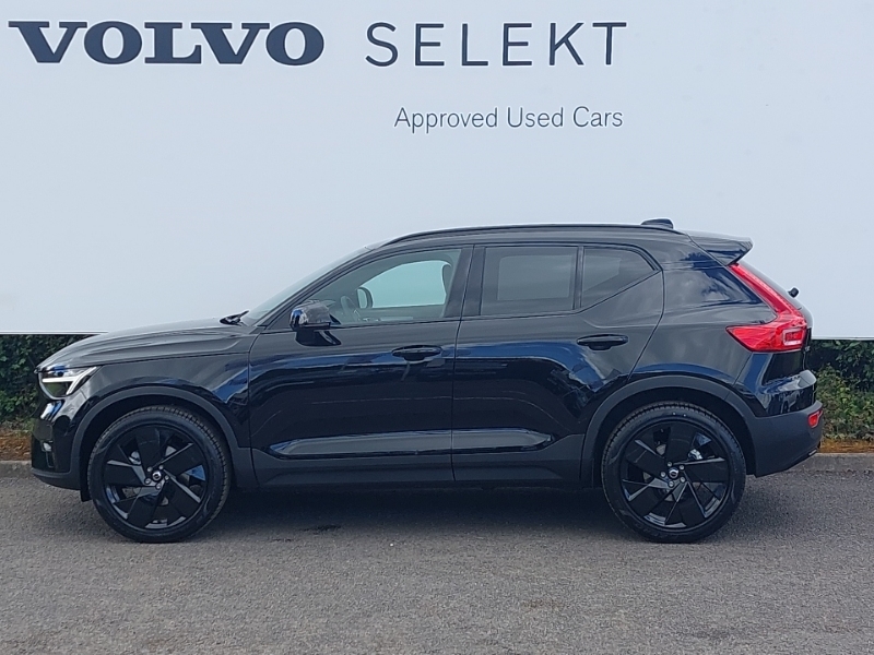 Volvo XC40 2.0 B3p Plus Black Edition Black #4