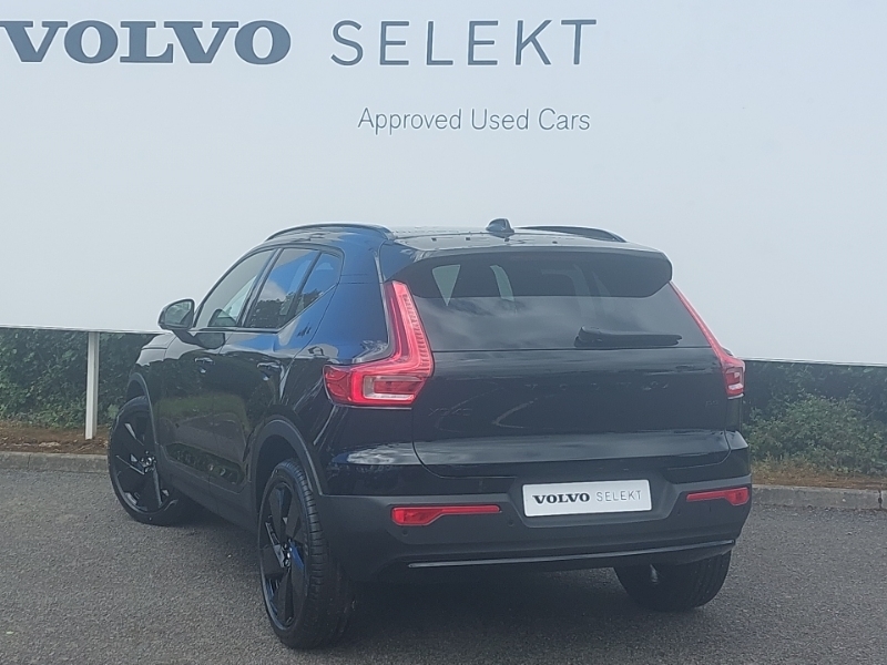Volvo XC40 2.0 B3p Plus Black Edition Black #2
