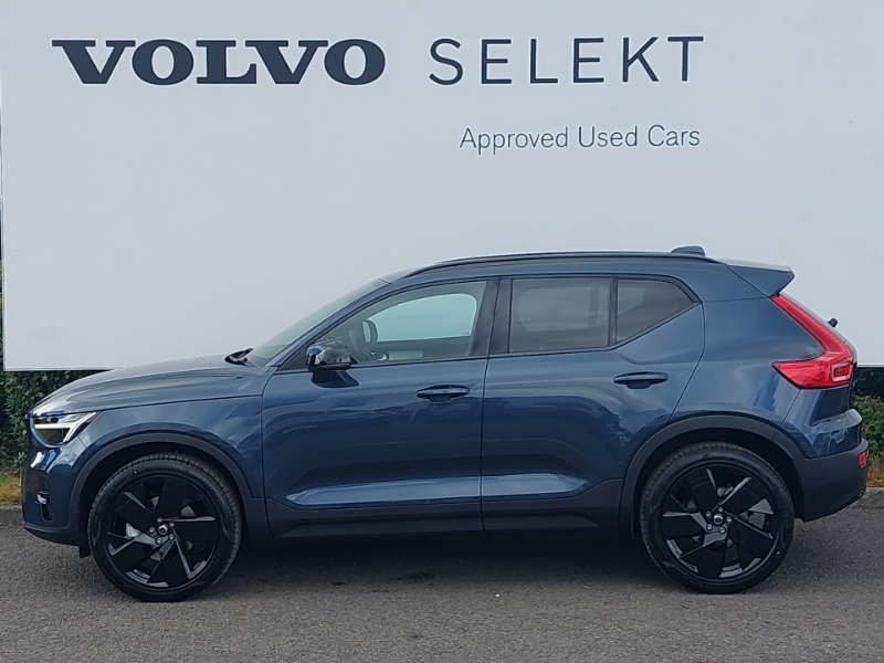 Volvo XC40 2.0 B3p Plus Black Edition Blue #4