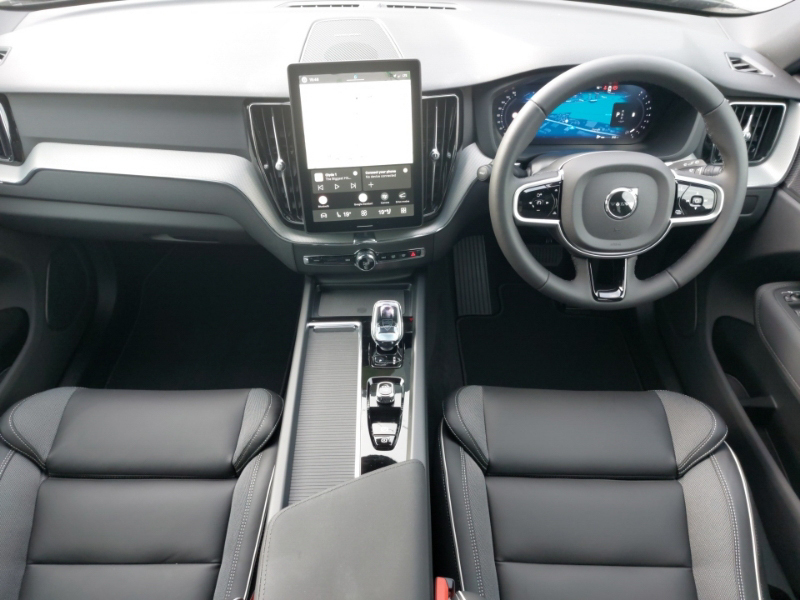 Volvo XC60 2.0 B5p Plus Black Edition Awd Geartronic Black #3