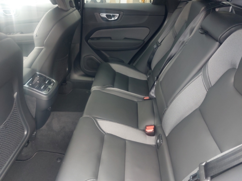 Volvo XC60 2.0 B5p Plus Black Edition Awd Geartronic Grey #6