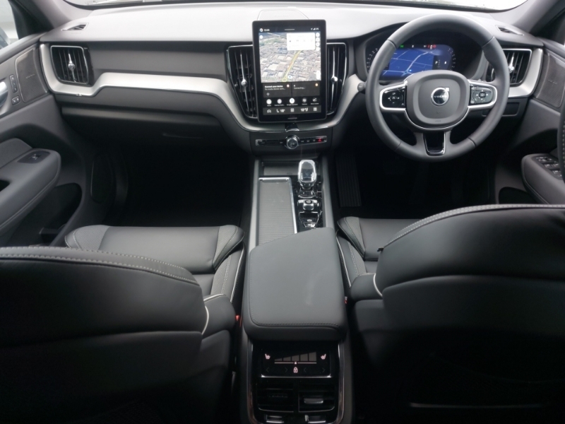 Volvo XC60 2.0 B5p Plus Black Edition Awd Geartronic Black #3