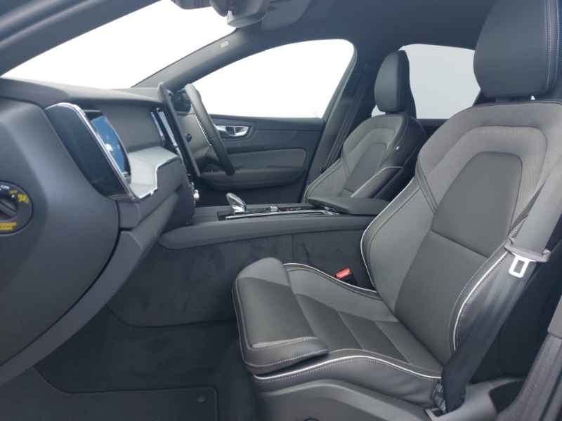 Volvo XC60 2.0 B5p Plus Black Edition Awd Geartronic Black #5