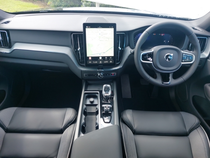 Volvo XC60 2.0 B5p Plus Black Edition Awd Geartronic Black #3