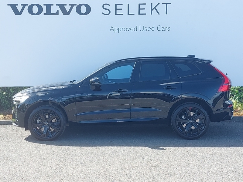 Volvo XC60 2.0 B5p Plus Black Edition Awd Geartronic Black #4