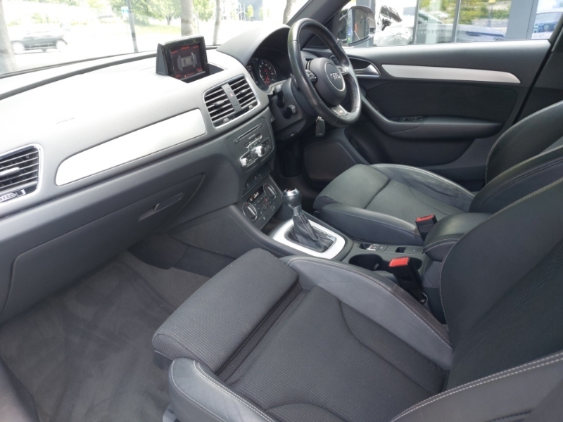 Audi Q3 1.4T Fsi S Line Edition S Tronic SW18MFX White #4