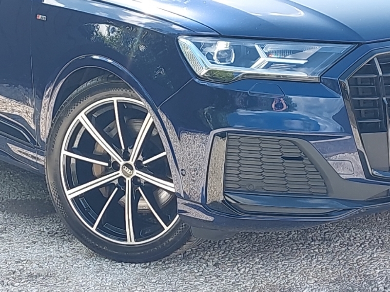 Audi Q7 3L Black Edition Black #20