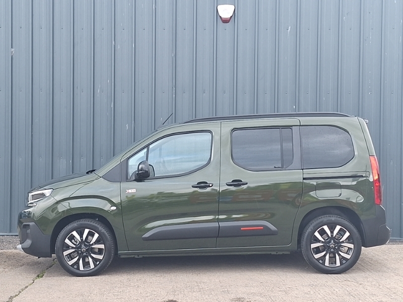 Citroen Berlingo 1.5 D 130 Max M Green #4