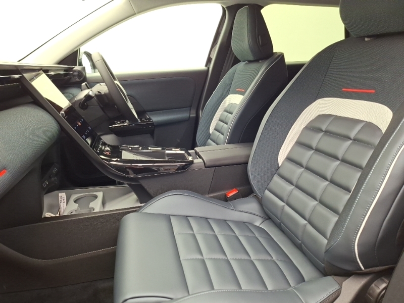 Citroen C5 Aircross 1.2 Hybrid 145 Max SG26WYS Black #5