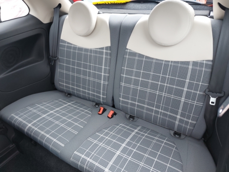 Fiat 500 1.2 Lounge Red #6