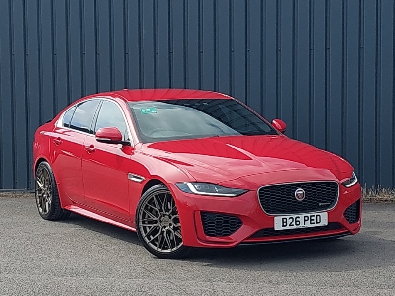 Jaguar XE 2.0 R-dynamic S Red