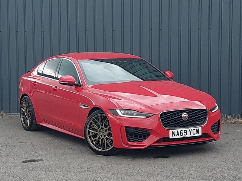 Jaguar XE 2.0 R-dynamic S Red