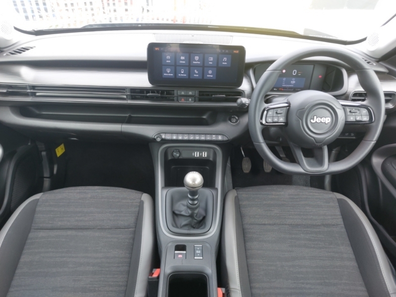 Jeep Avenger 1.2 E-hybrid Longitude Dct Black #3