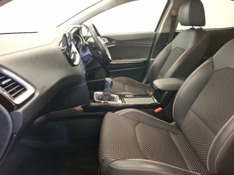 Kia Xceed 1.4T Gdi Isg 3 White #5