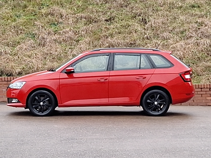 Skoda Fabia 1.0 Tsi 110 Se Dsg Red #4