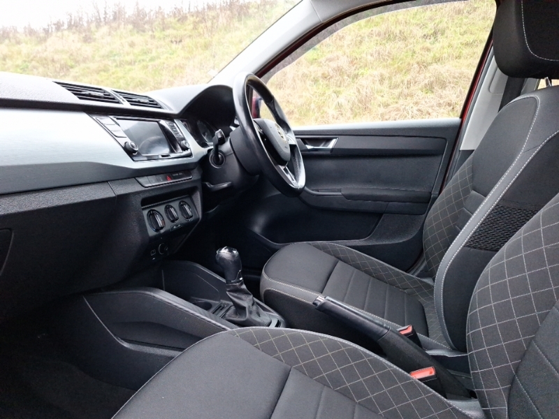 Skoda Fabia 1.0 Tsi 110 Se Dsg Red #5