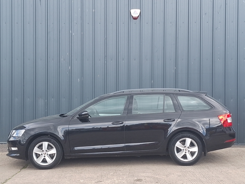 Skoda Octavia 1.0 Tsi Se Dsg Black #4