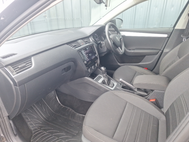 Skoda Octavia 1.0 Tsi Se Dsg Black #5