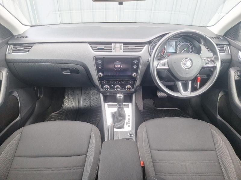 Skoda Octavia 1.0 Tsi Se Dsg Black #3