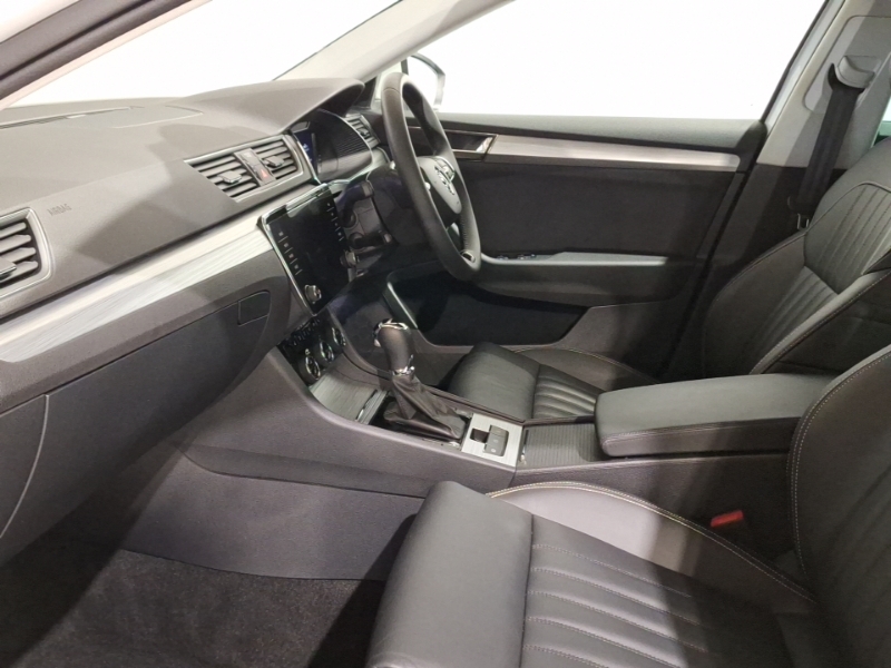 Skoda Superb 2.0 Tdi Cr Se Technology Dsg White #5