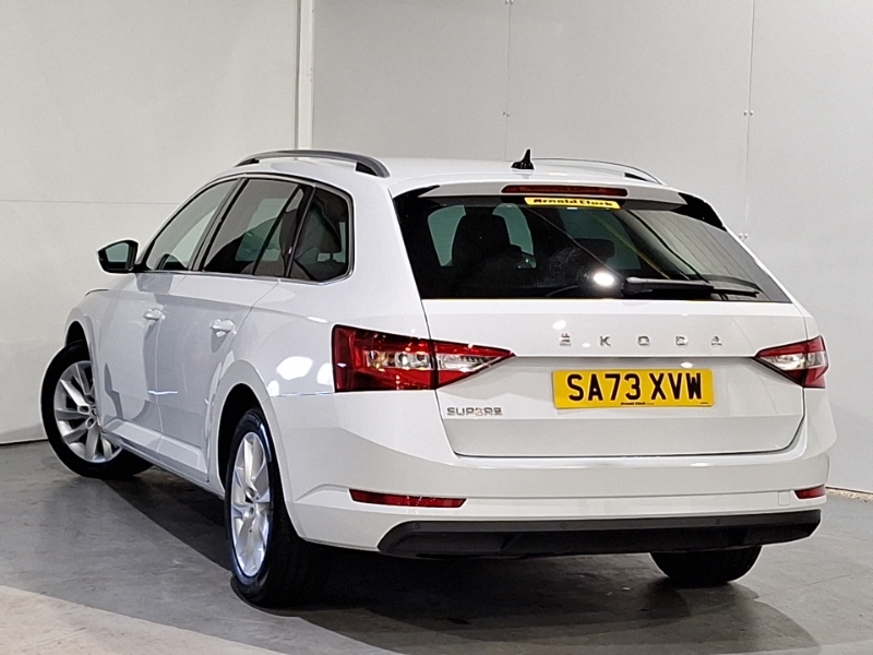 Skoda Superb 2.0 Tdi Cr Se Technology Dsg White #2