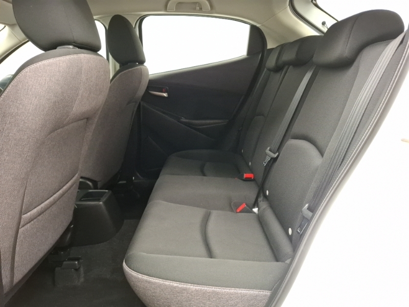 Mazda 2 1.5 Skyactiv G 75 Centre-line White #6