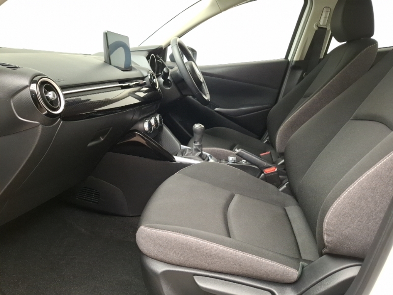 Mazda 2 1.5 Skyactiv G 75 Centre-line White #5
