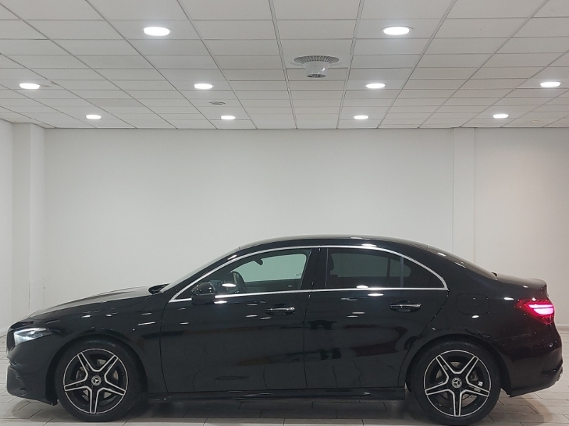 Mercedes-Benz A Class A200 Amg Line Executive Black #4