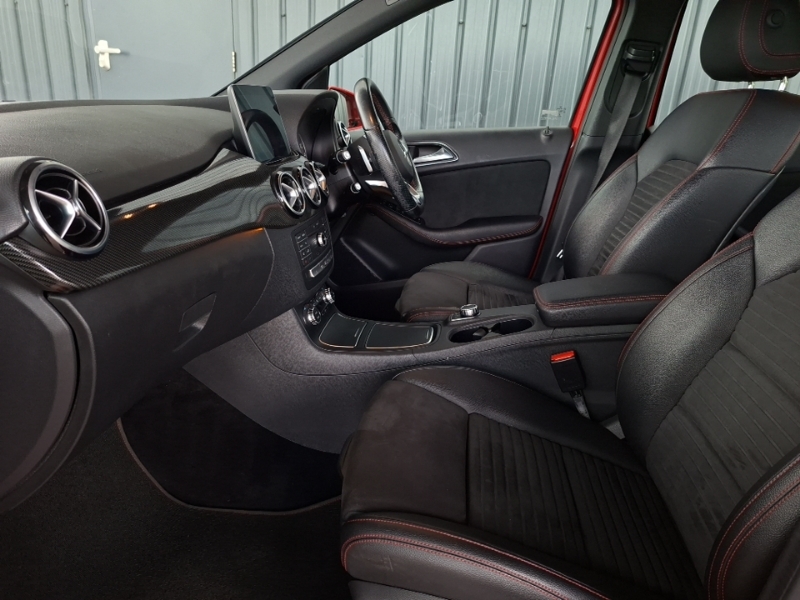 Mercedes-Benz B Class B200d Amg Line Red #5