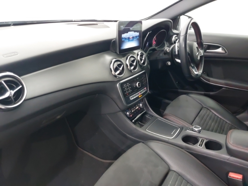 Mercedes-Benz GLA Class Gla 200 Amg Line Premium Grey #5