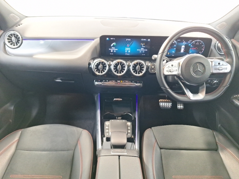 Mercedes-Benz GLA Class Gla 200 Amg Line Premium White #3