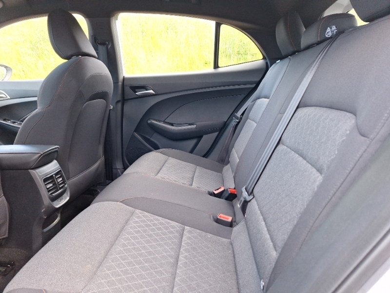 MG MG3 1.5 Hybrid Se White #6