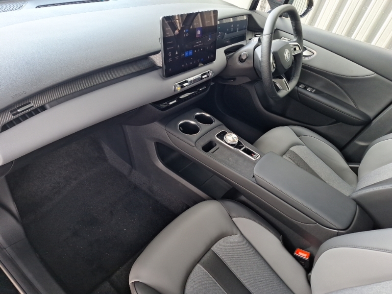 MG MG4 170Kw Premium Long Range 64Kwh Black #5