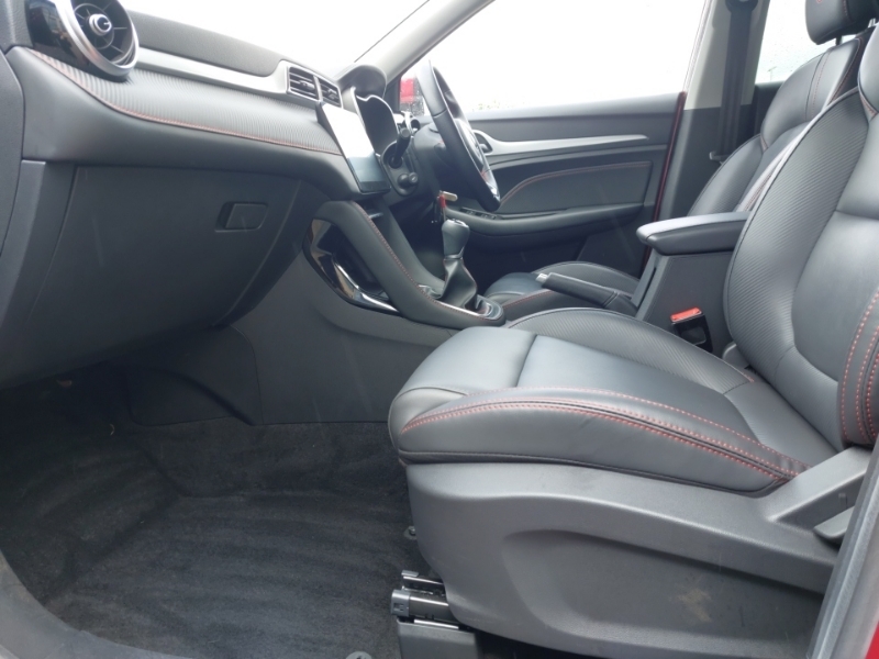 MG ZS 1.5 Vti-tech Exclusive Red #5