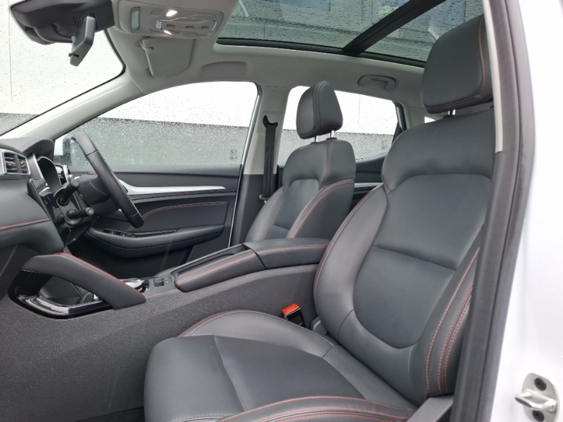 MG ZS 130Kw Trophy Connect Ev 51Kwh White #5
