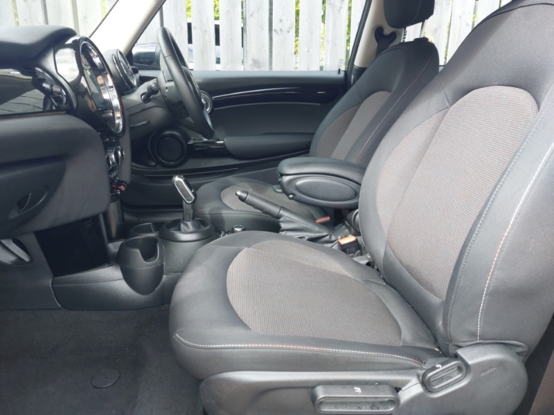 Mini Hatch 1.5 Cooper Classic Black #5