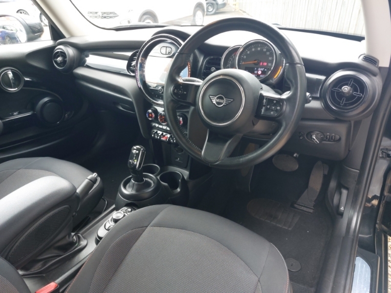 Mini Hatch 1.5 Cooper Classic Black #3