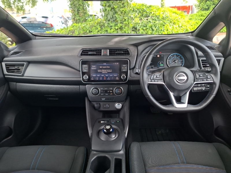 Nissan Leaf 110Kw Acenta 39Kwh Tech Pack Grey #3
