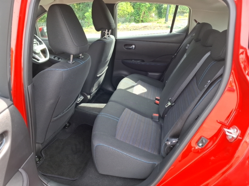 Nissan Leaf 110Kw Acenta 39Kwh Tech Pack Red #6