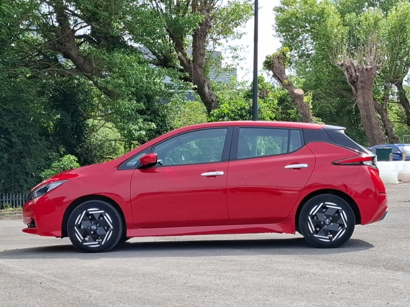 Nissan Leaf 110Kw Acenta 39Kwh Tech Pack Red #4