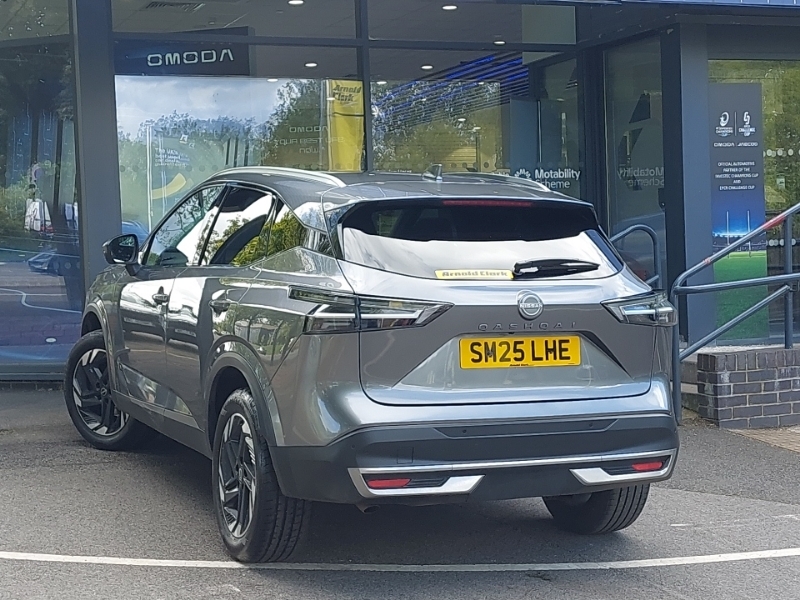 Nissan Qashqai 1.3 Dig-t Mh 158 N-connecta Xtronic Grey #2