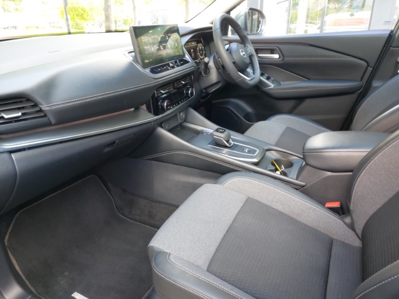 Nissan Qashqai 1.3 Dig-t Mh 158 N-connecta Xtronic Grey #5