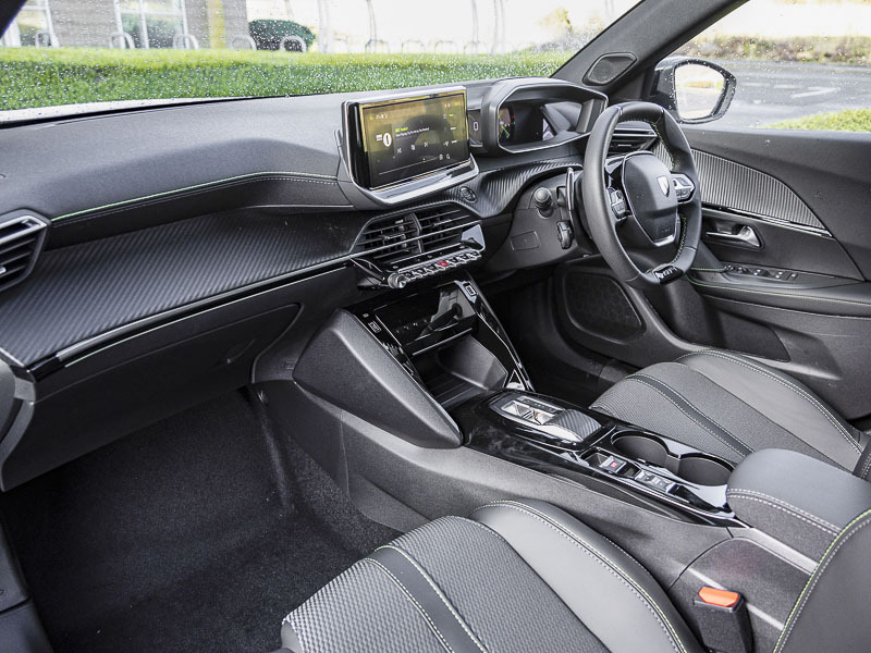 Peugeot 2008 1.2 Puretech Allure Black #15