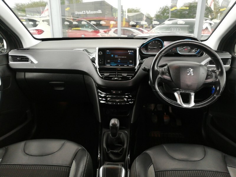 Peugeot 2008 1.2 Puretech Allure Grey #3