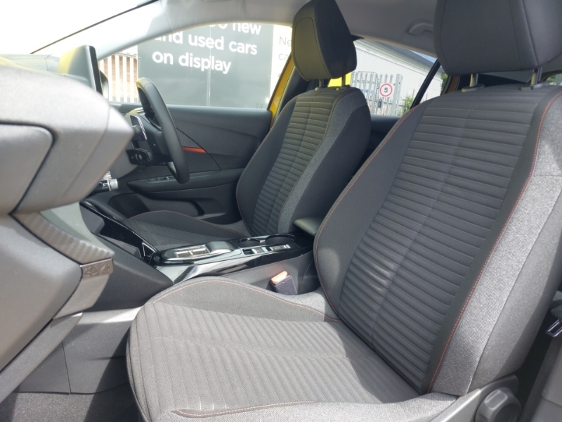 Peugeot 208 1.2 Puretech 100 Active Premium Eat8 Yellow #5