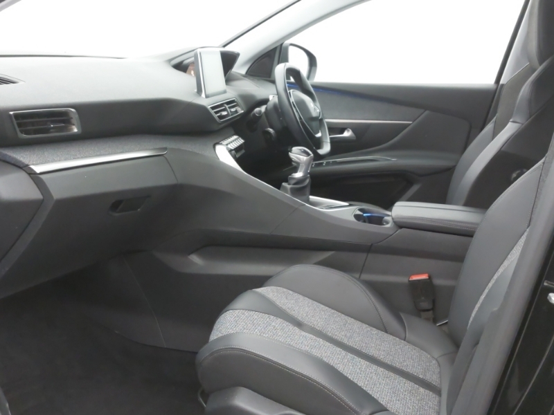 Peugeot 3008 1.2 Puretech Allure Black #5