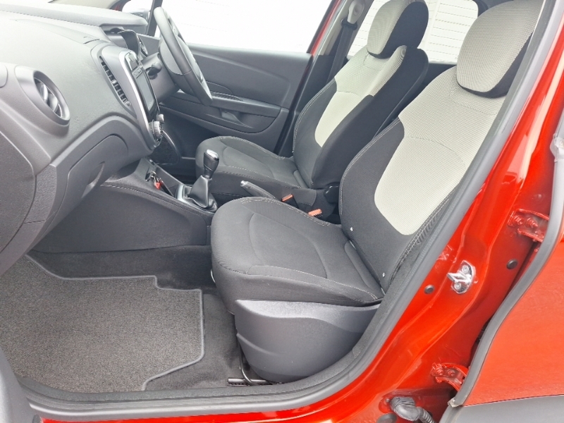 Renault Captur 0.9 Tce 90 Iconic Red #5