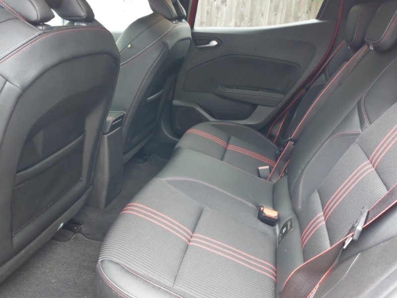 Renault Clio 1.6 E-tech Hybrid 140 Rs Line Red #6