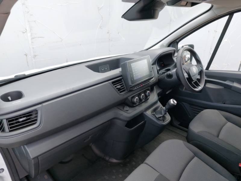 Renault Trafic Sl30 Blue Dci 130 Advance Safety Van White #3